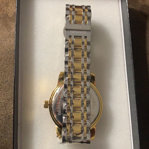 Guanqin Stainless Steel Boutique Watch - Picture 2 of 4